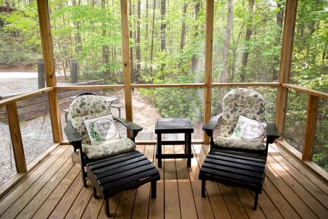 Cabin D at Serenity Ridge