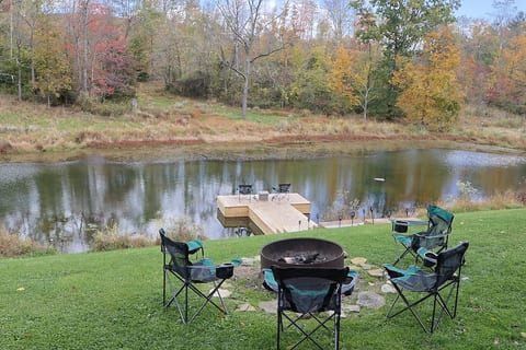 Rest & Relaxation! Log home, hot tub, fishing.