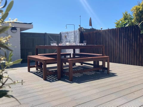 Stunning, newly refurbished, beachfront townhouse 