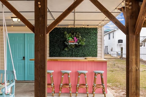2 blocks 2 beach|Golf Cart|Outdoor Bar|Dog Welcome