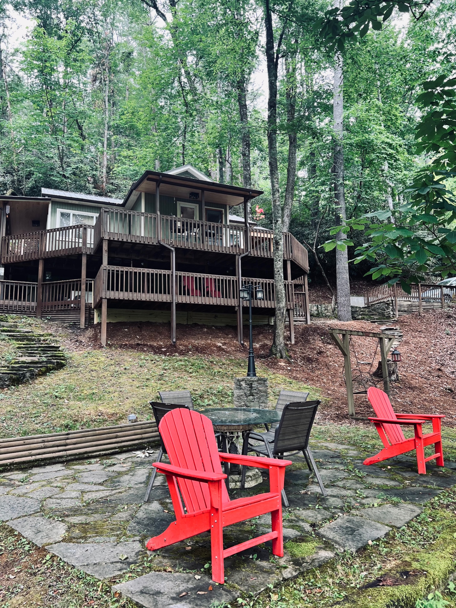 Secluded Creekside Cabin - wood fired hot tub