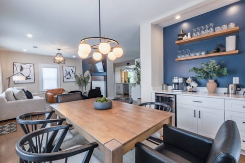 Welcome to the home of your dreams! Let it be the base for a perfect Atlanta visit.