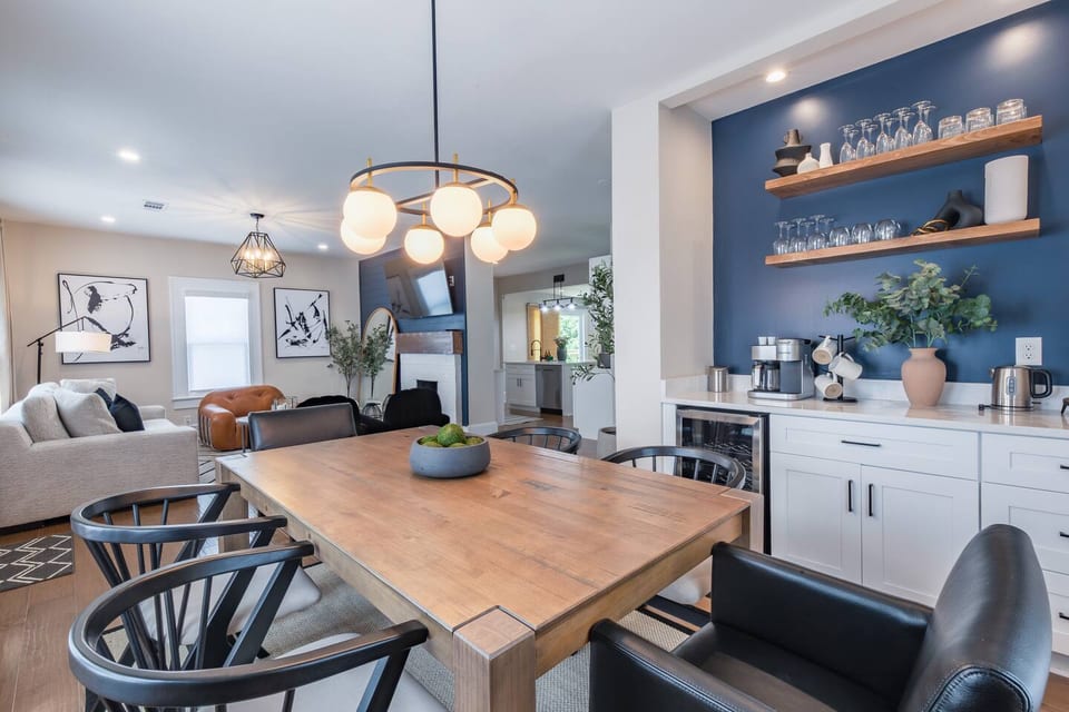 Welcome to the home of your dreams! Let it be the base for a perfect Atlanta visit.