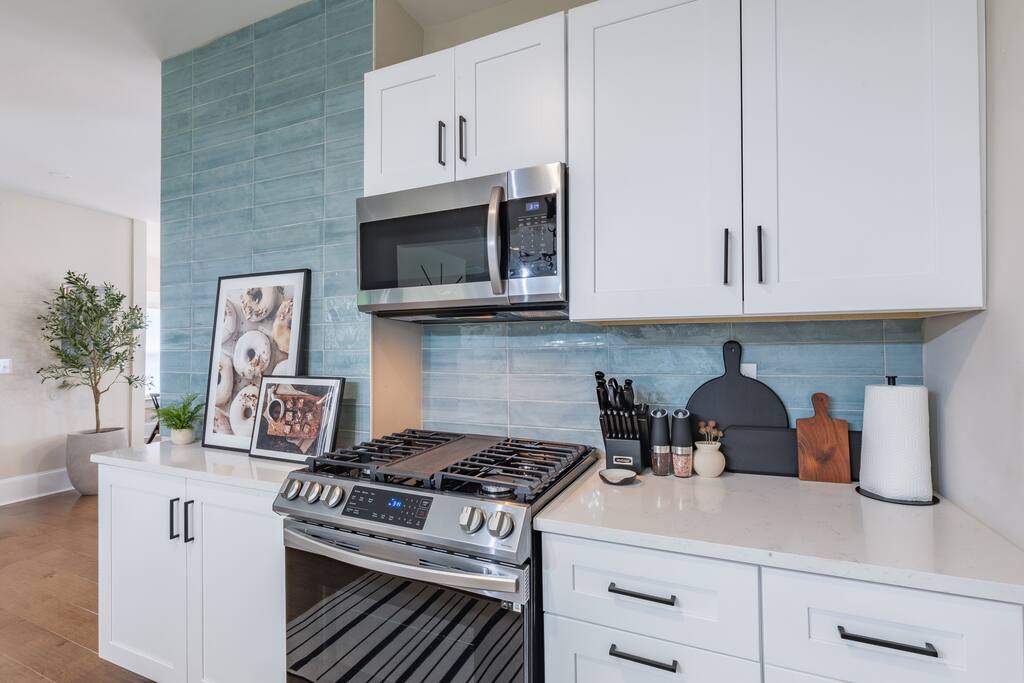 You will quickly forget about your kitchen amenities once you set your sights on our modern cooking appliances.