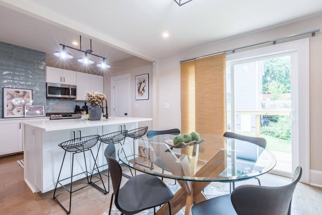 Serve your delicious meals easily at the lovely dining table.