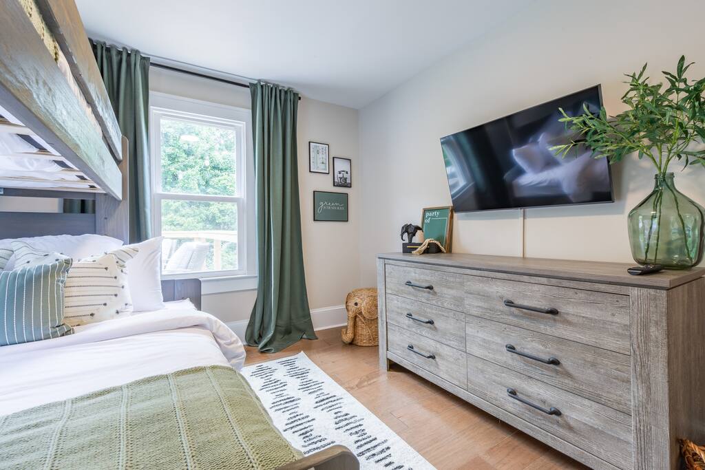 Who is getting the top bunk?