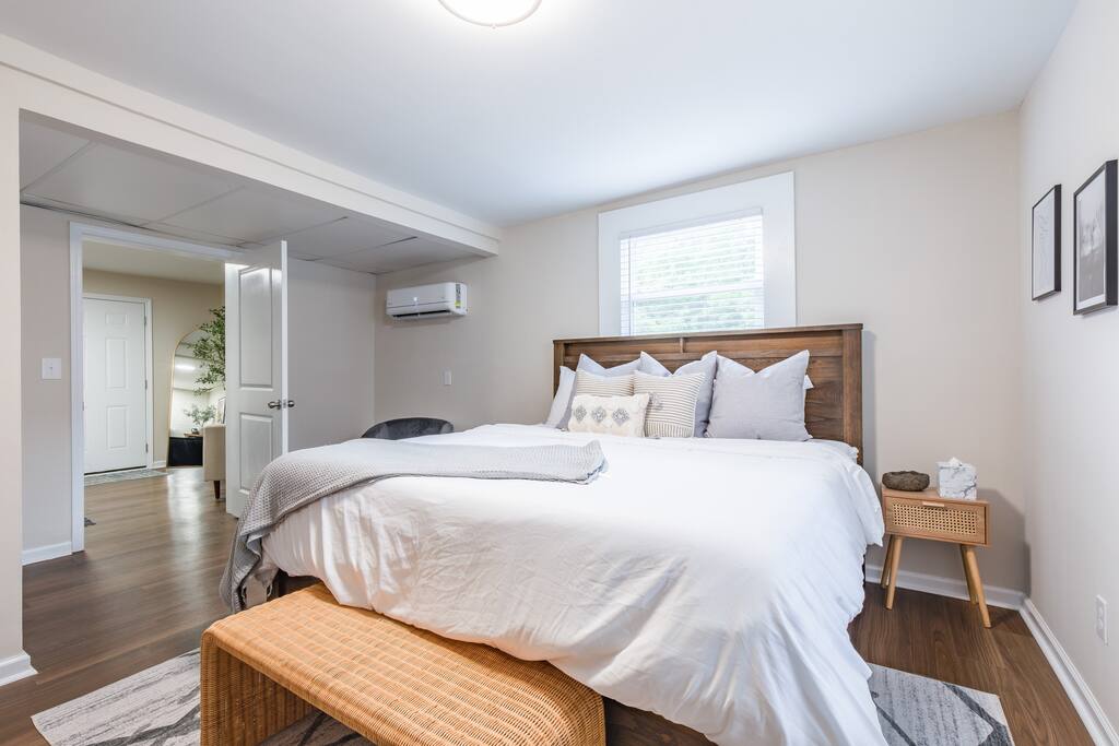 High-quality linens, sheets, and enough pillows to start a small pillow war.