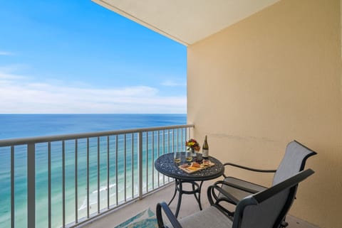 Emerald Waters Escape - The Majestic (PCB, FL)
