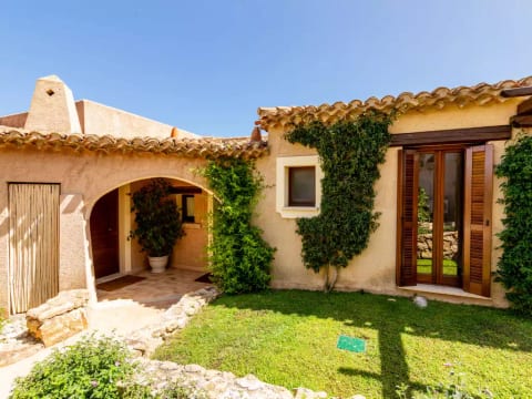 Corbezzolo 8 - Vista Village