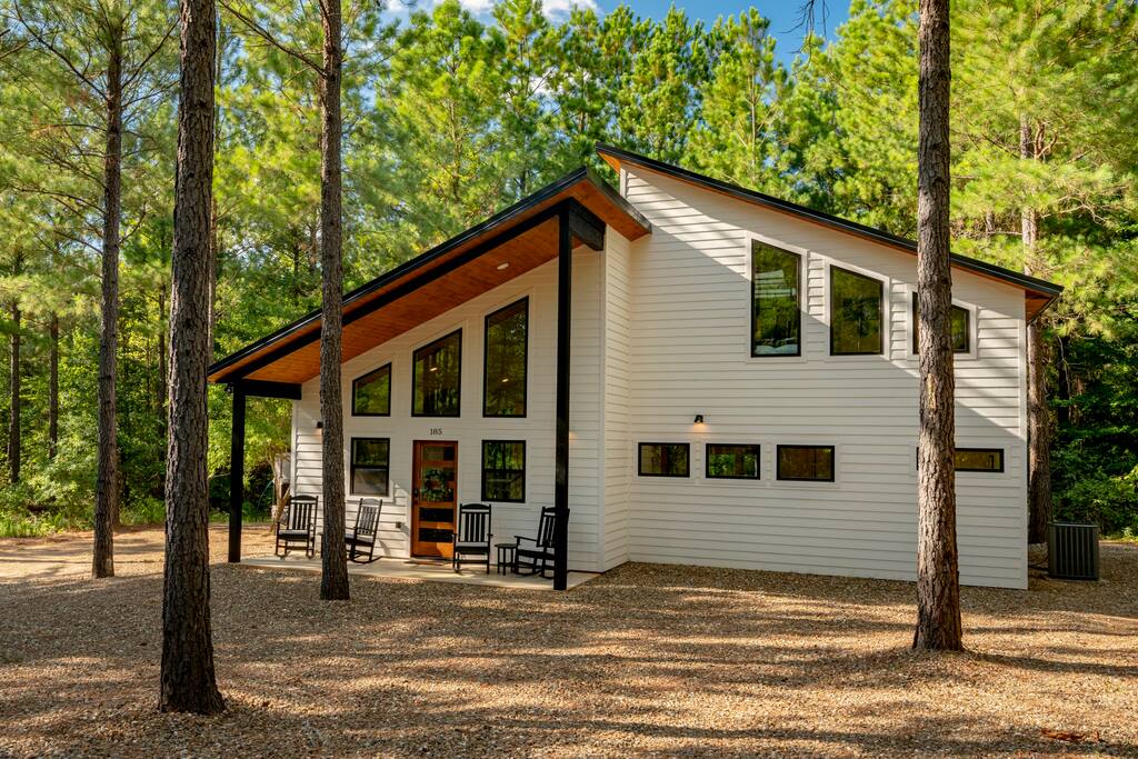 Hammock Hideaway in Broken Bow, OK is an ideal vacation cabin for family vacation or a couple's getaway! 2 bedroom, 2 full bath, sleeps up to 6. The cabin has amazing outdoor amenities w/ Pottery Barn & West Elm furnishings - book today!