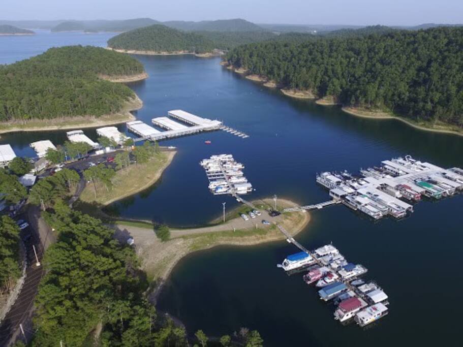 The Broken Bow Lake Marina provides boat slips as well as boat & jet ski rentals. Book ahead for these activities! 