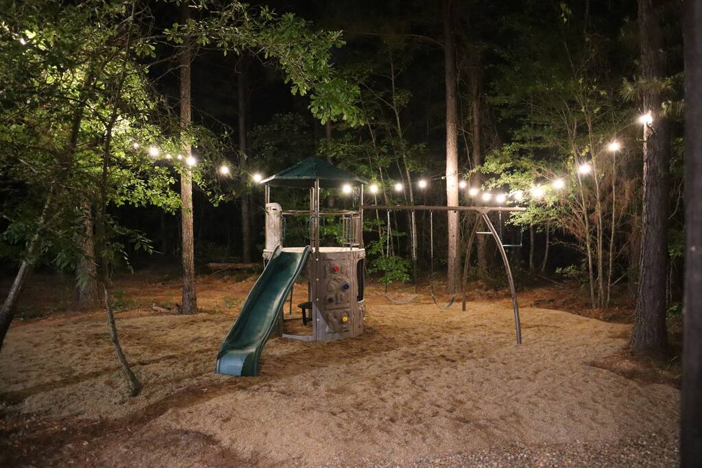Luxe Cabin*Hot Tub*Fire Pit*Outdoor Movie*Hammocks