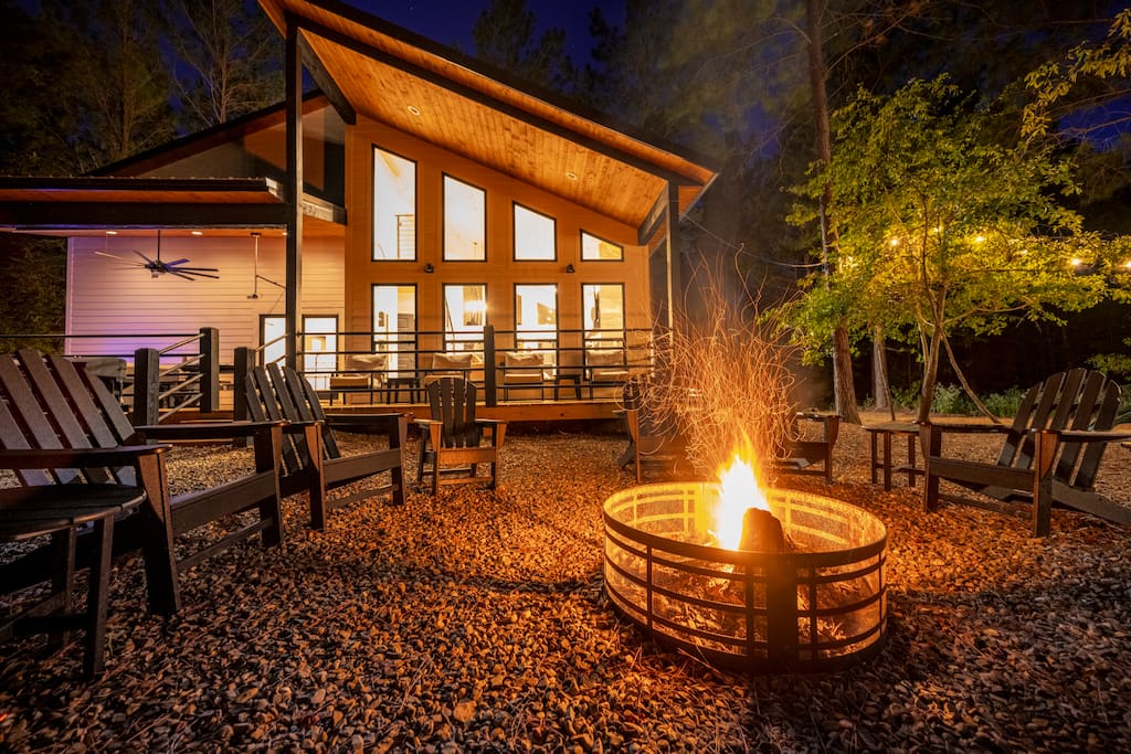 Relax by the firepit, roast s'mores, tell stories around the campfire and while you enjoy nature under the night sky.