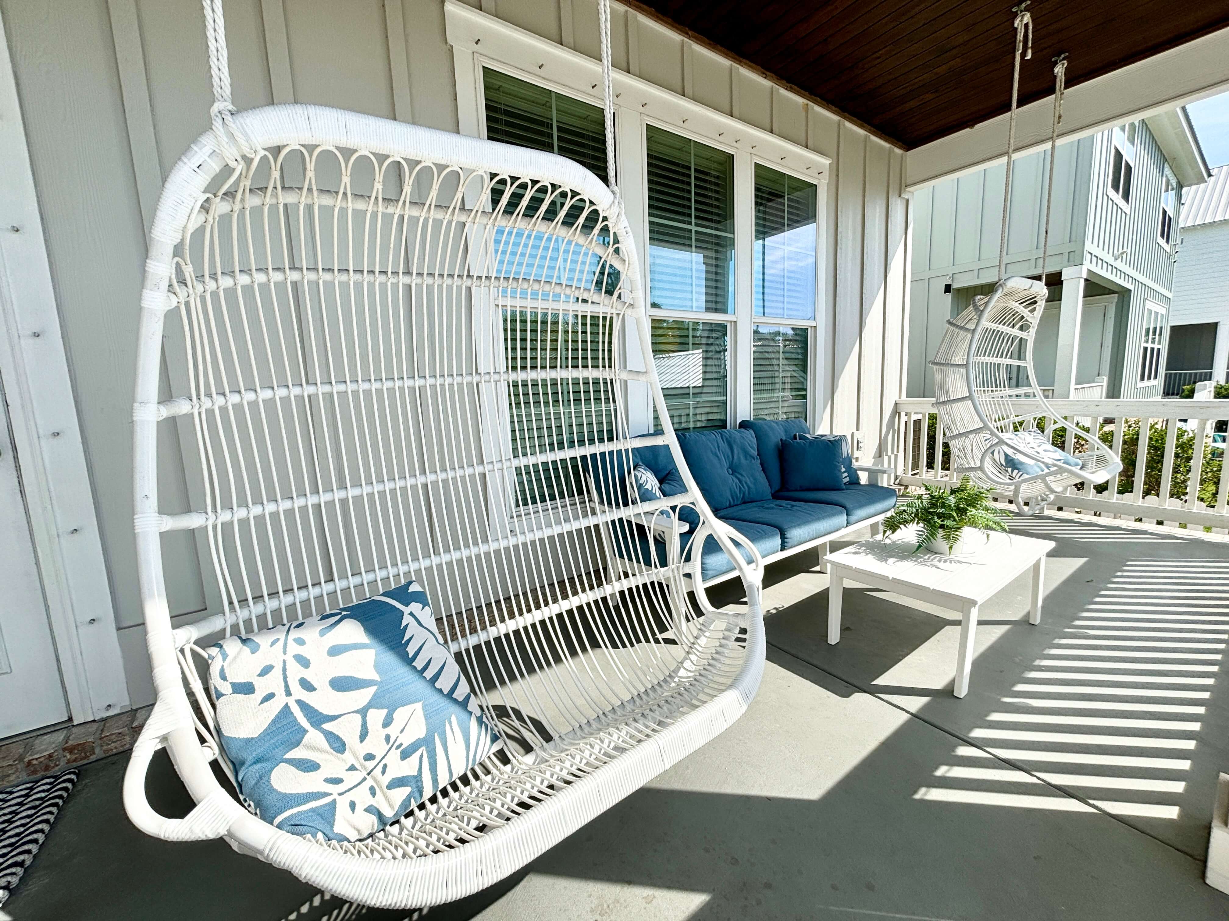 Beautiful new hanging swings & back porch seating! Relax & enjoy the view, take in the sunrise, read a book, however you choose to spend your time - you're sure to love this outdoor space!