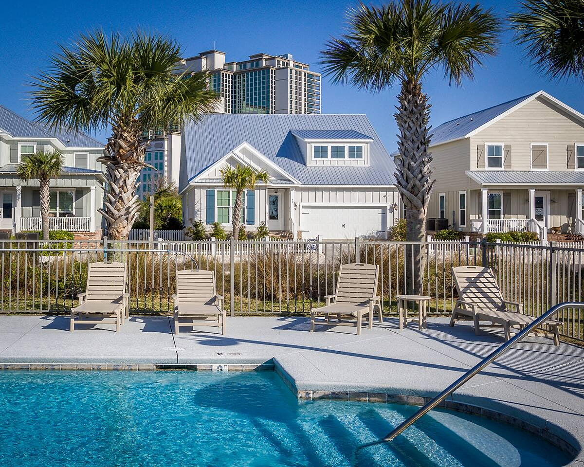 Park's Edge Community Private Beach House and Pool & “Shipwrecked” Themed Professionally Designed Beach House in Orange Beach, Alabama, 4 Bedroom, 2.5 Bath, Sleeps up to 12 Guests, 5 Minute Walk to Private Deeded Beach Access, Gulf State Park
