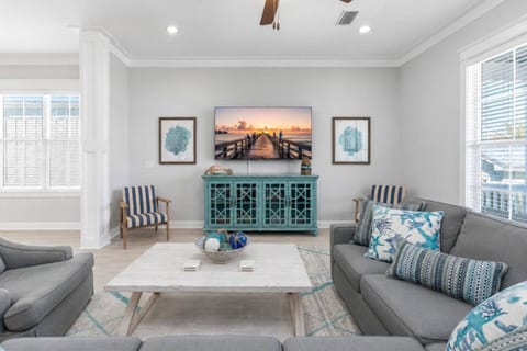 Luxury Orange Beach House | Pool | 5 min Walk to Beach | Bikes | Arcade | Gulf St Park