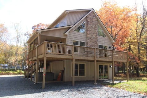 Sleeps 12! Game Room! Skiing! Hot Tub! New Build! 