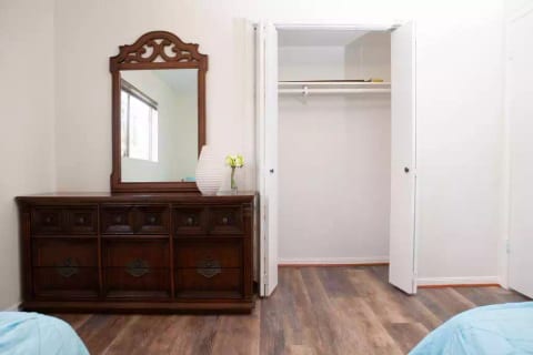 Beechnut Haven-New! Bright and Cozy Modern home