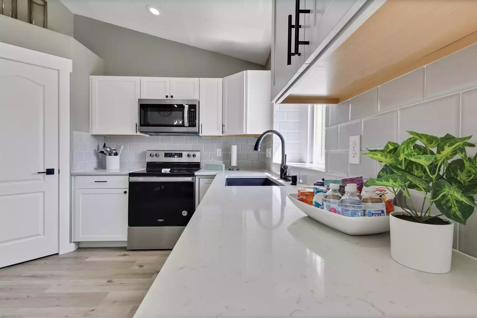 revamped-gem-in-the-heart-of-nampa-unwind-in-style/