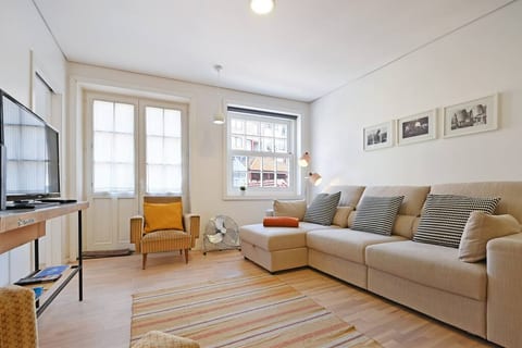 Top Floor 2-apartments at Historic Center by River