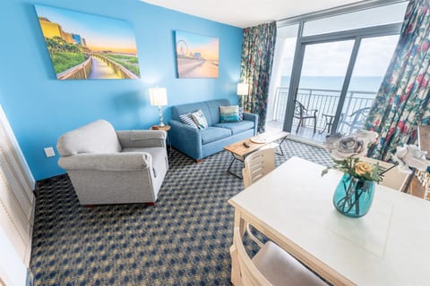 Direct Oceanfront, Beautifully Decorated