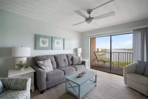 Bay Shores Yacht & Tennis Club
