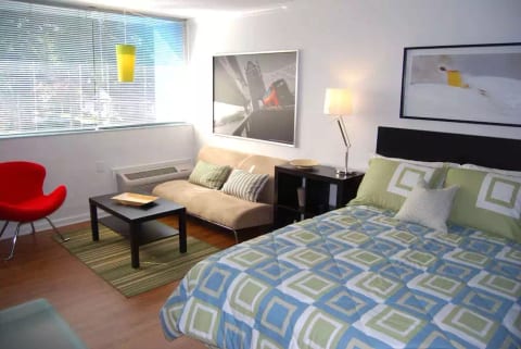 Studios On 25th - Standard Studio - Furnished Apartment