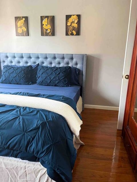 THE LINCOLN SUITES BROOKLYN | KING BED | - 594