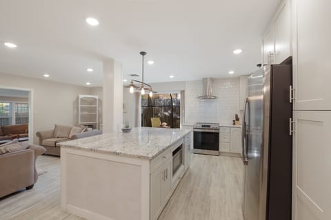 SA TX - Spacious & Bright Home in NW Medical Area