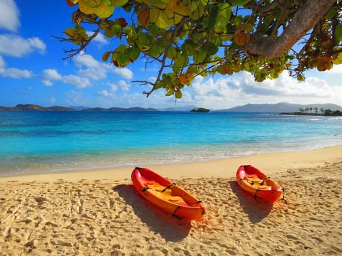 3-5 minute Walk to Sapphire Beach