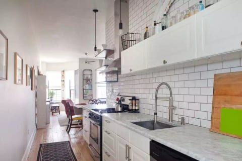 Renovated 1BR Penthouse Oasis In Brownstone