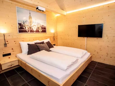 Superior mit Sauna & Außenbadewanne