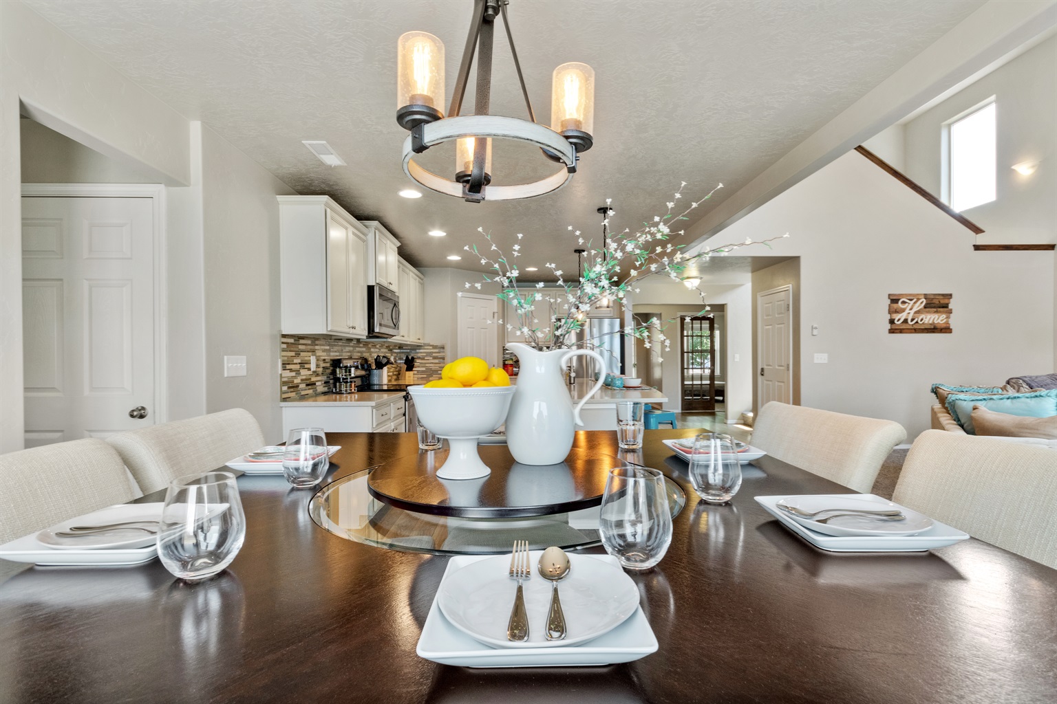 extravagant-family-get-away-in-large-5-bedroom-private-home/