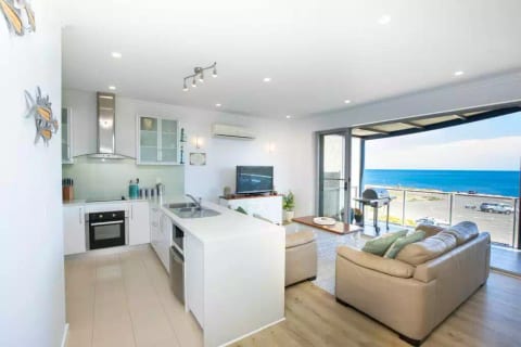Shearwaters Apartment Waterfront Accomodation