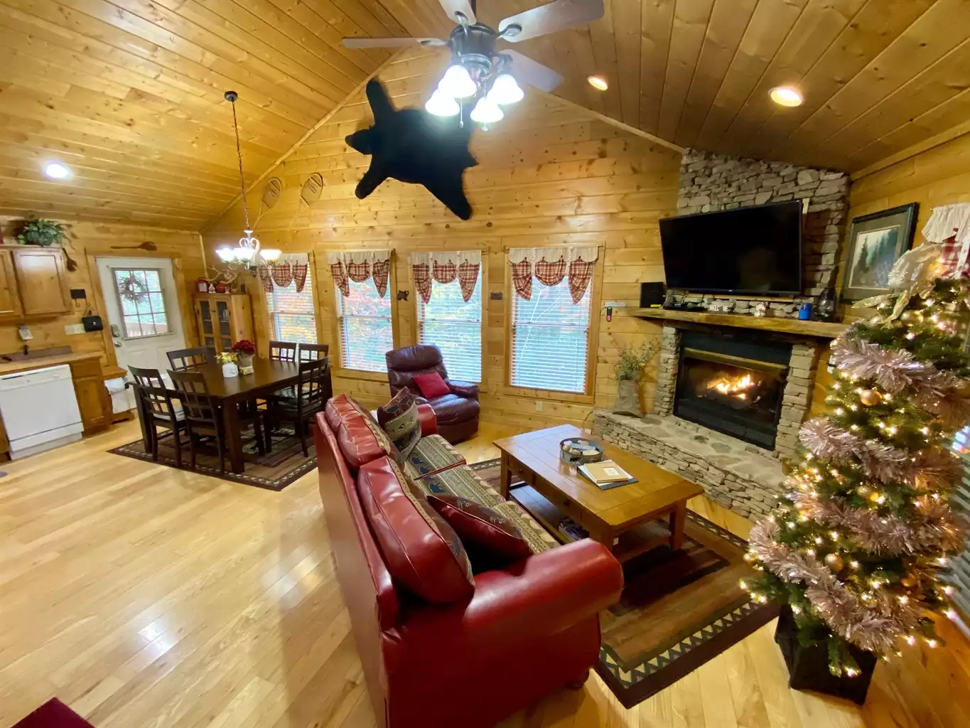 Open floorplan, all one level Open floorplan, all one level - Mountain Air 1BR - Sevierville