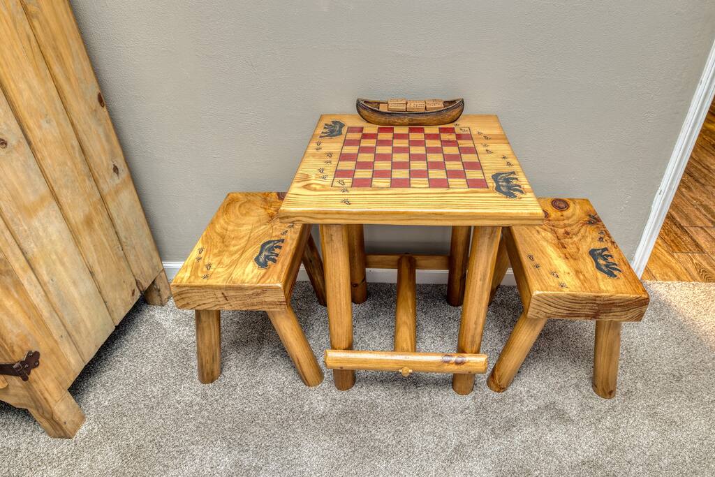 Game Table | Chess | Checkers | Marble, NC | Smoky Mountain Cabin | Riverbend Escape - Riverfront Escape | Hot Tub | Game Room | Casino - Marble