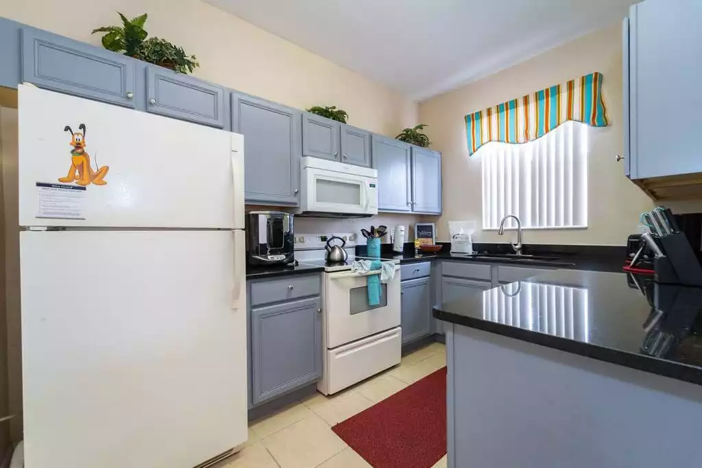 kitchen kitchen - Regal palms home, gated community ,pool (712CAL) - Davenport
