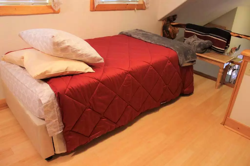 Twin bed