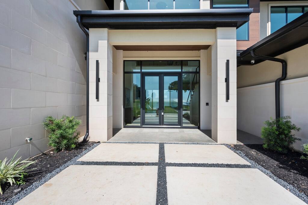 Lakefront Estate -heated spa - chef avail - Streetman Lakefront Estate -heated spa - chef avail - Streetman