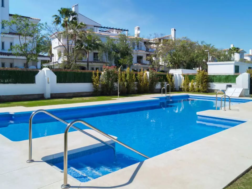 Los Naranjos Singles - Marbella