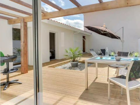 Les Patios de Flore