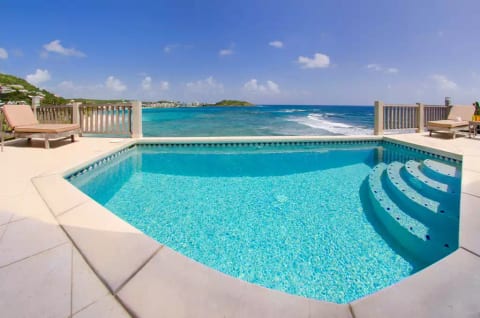 Beach House Younes - Dawn Beach
