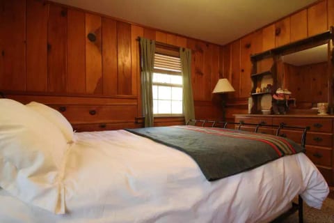 Queen bed main floor.