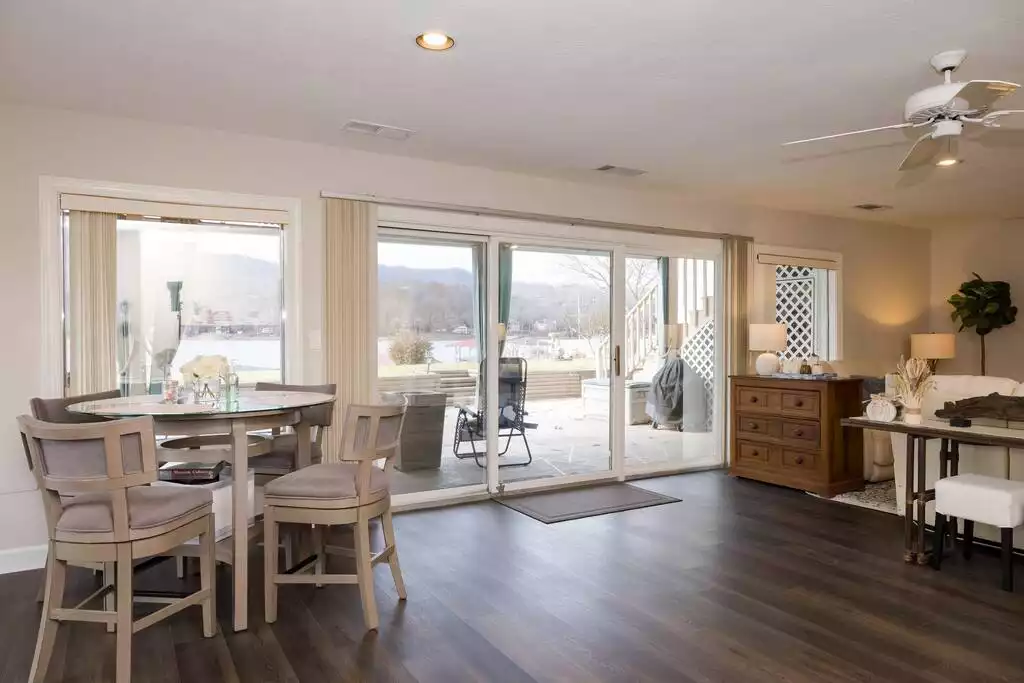 Beautiful lake views from every direction, every chair. Beautiful lake views from every direction, every chair. - Lakefront Mountain Suite - Hiawassee