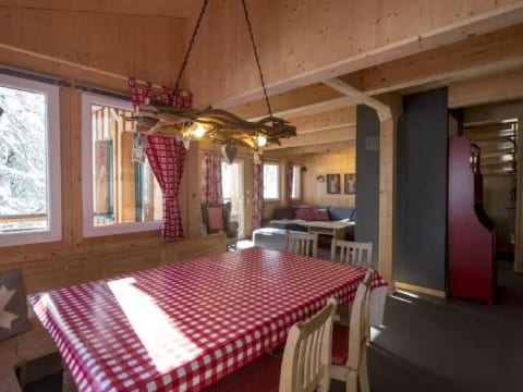 #13 mit IR-Sauna & Sprudelwanne innen