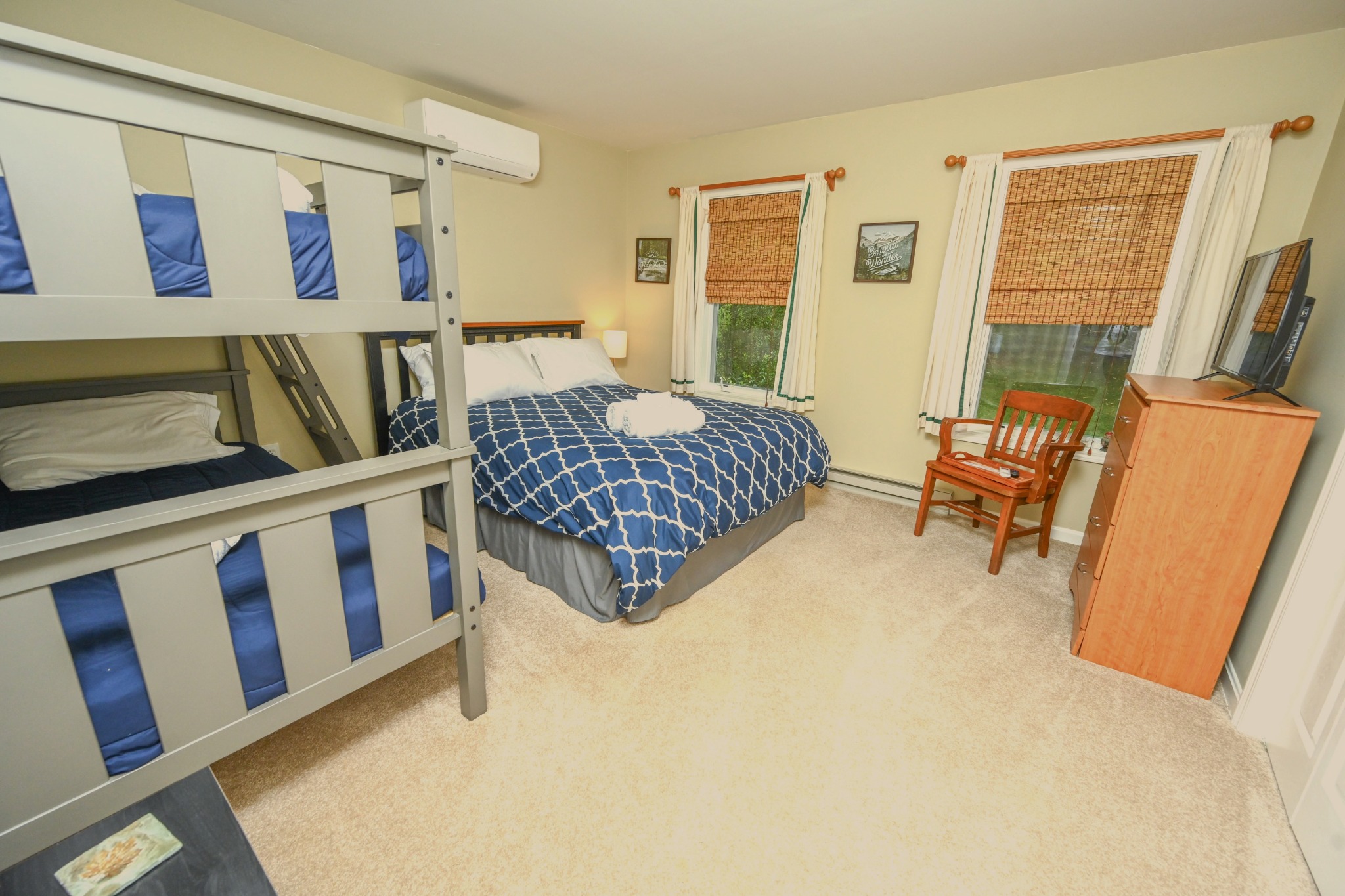 Queen bedroom with twin bunk beds - Mountain Air - Deep Creek Lake