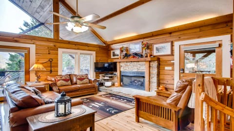 The Summit Cabin of Gatlinburg