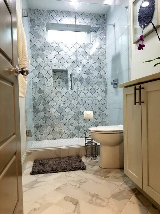 Luxury Stay: Close to Downtown & E.A.V. - Atlanta Luxury Stay: Close to Downtown & E.A.V. - Atlanta