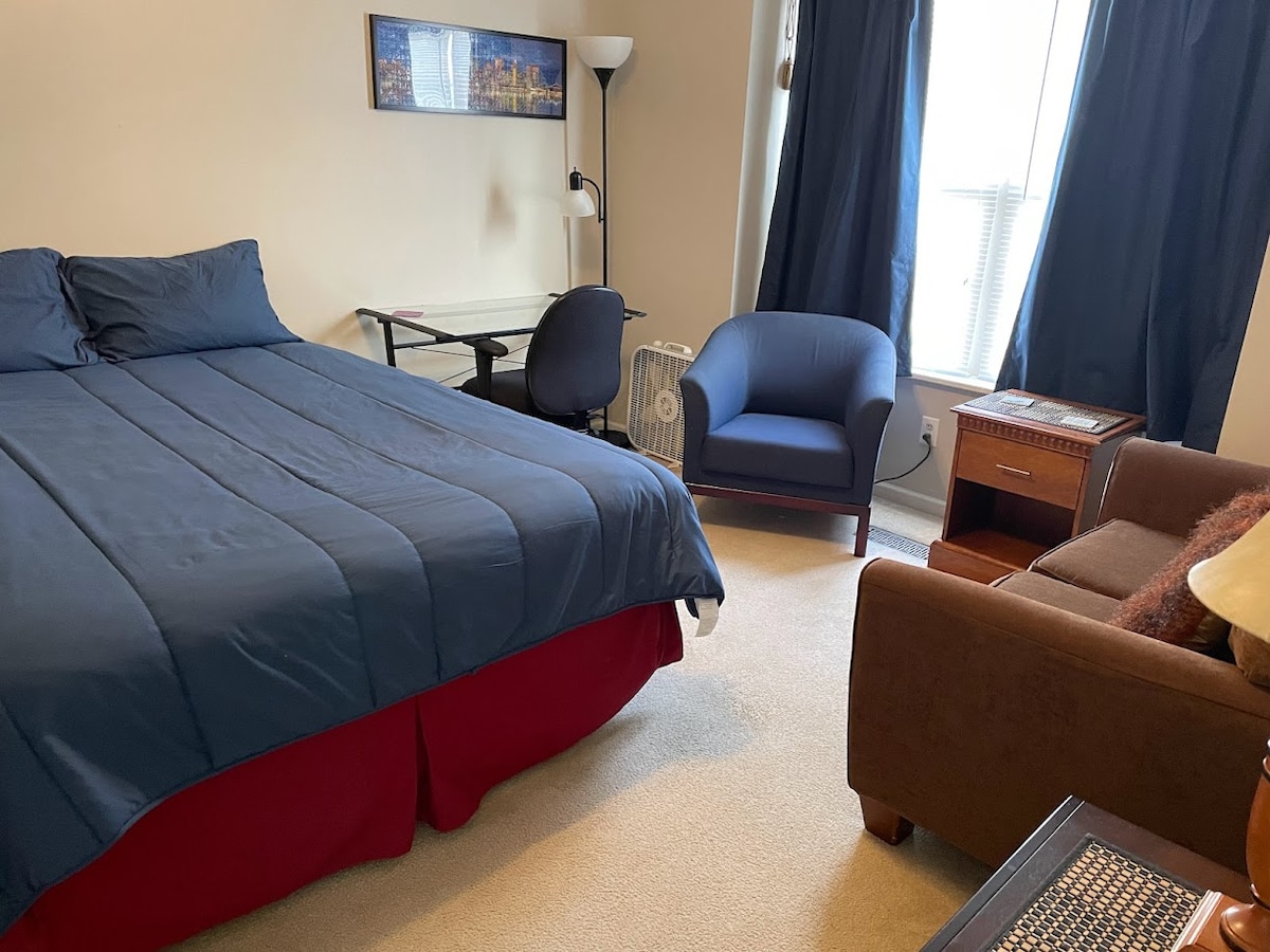 Large Furnished Private Room for Extended Stays