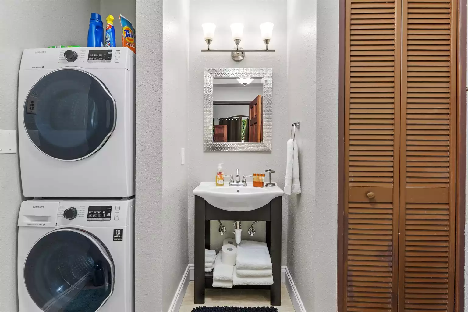 Guest bathroom 1 with laundry